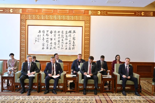 "Семья ШОС", марафон встреч и криптопланы. Итоги недели Президента "Семья ШОС", марафон встреч и криптопланы. Итоги недели Президента