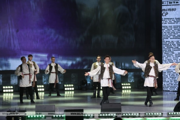 История белорусского государства в балетных номерах. Чем удивляли минчан накануне Дня народного единства