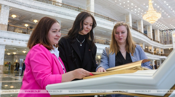 Сотрудники "Белоруснефть-Минскавтозаправка" посетили с экскурсией Дворец Независимости