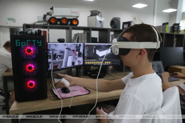 Осязаемое будущее. Заглянули в Центр компетенций робототехники и цифрового инжиниринга в БрГТУ