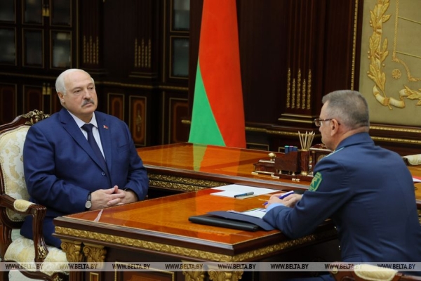 "Что случилось на границе? Поляки чудят?" Лукашенко принял с докладом председателя ГТК "Что случилось на границе? Поляки чудят?" Лукашенко принял с докладом председателя ГТК