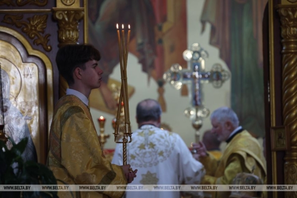 Добрые книги, кофе из желудей, автографы звезд. Чем запомнился День письменности в Лиде