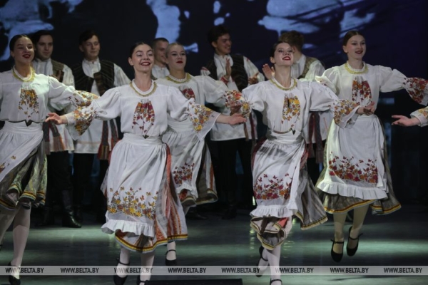 История белорусского государства в балетных номерах. Чем удивляли минчан накануне Дня народного единства