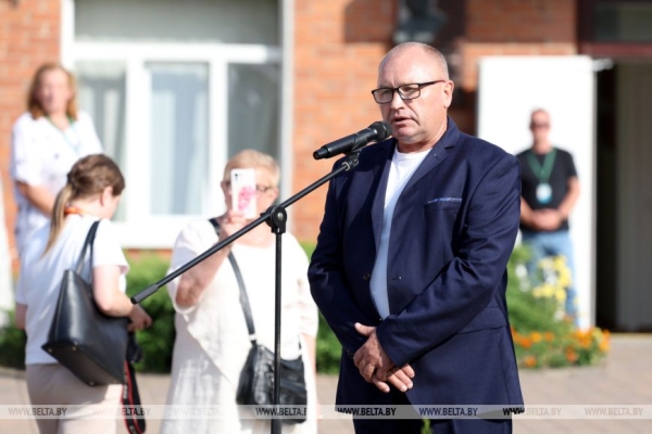 Добрые книги, кофе из желудей, автографы звезд. Чем запомнился День письменности в Лиде