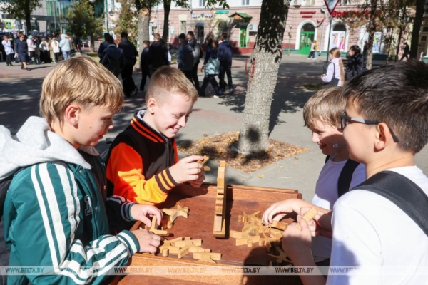 Ярко, позитивно и с задором. В Могилеве дали старт международному фестивалю "Анимаевка-2025" 