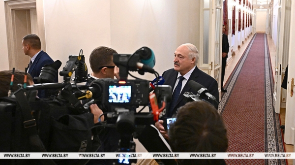 Мирный атом, переговоры в Кремле, инспекция на востоке и момент для Украины. Итоги недели Президента