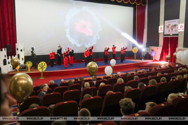 Ярко, позитивно и с задором. В Могилеве дали старт международному фестивалю "Анимаевка-2025" 