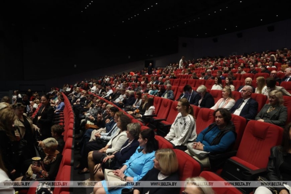 "В фильме учителя такие же, как в жизни - душевные и искренние". Зрители о премьере "Классной" 