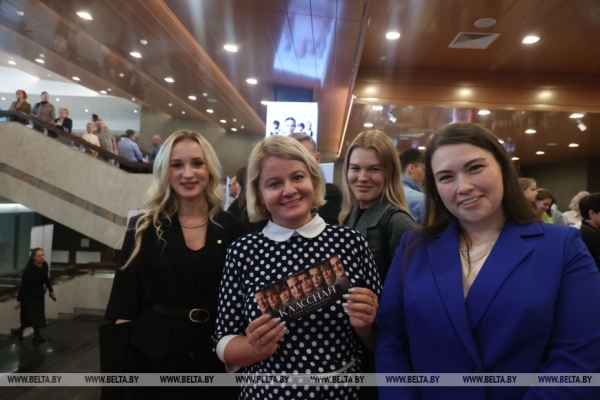 "В фильме учителя такие же, как в жизни - душевные и искренние". Зрители о премьере "Классной" 