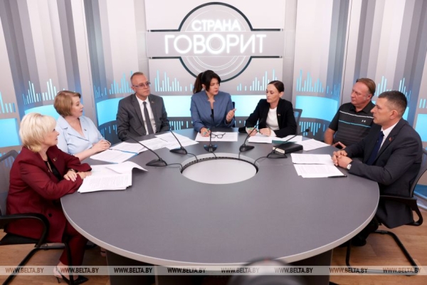 Уборка древесины, ремонт и озеленение. Какие работы по благоустройству проводят дорожники Минской области