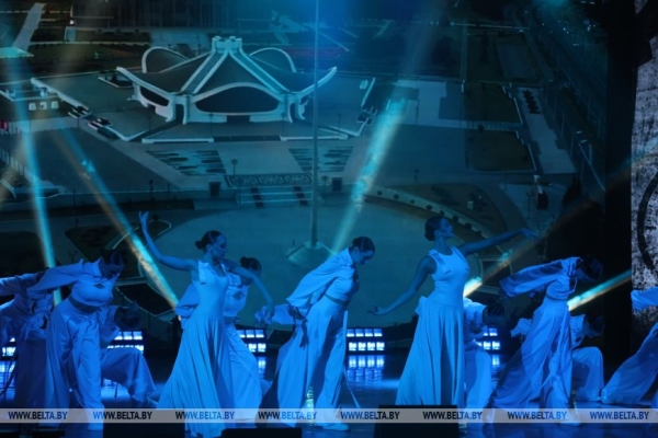 История белорусского государства в балетных номерах. Чем удивляли минчан накануне Дня народного единства