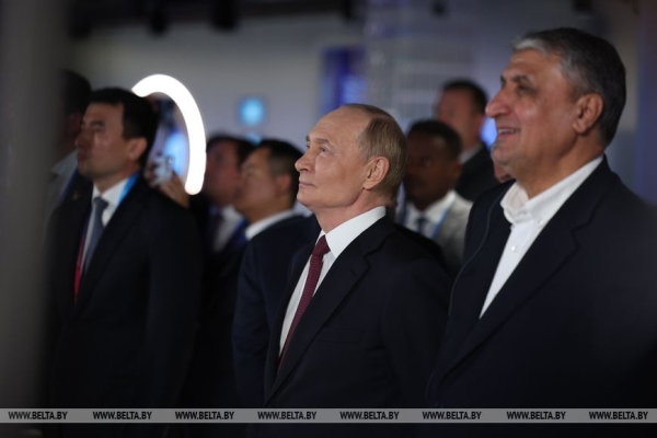 Мирный атом, переговоры в Кремле, инспекция на востоке и момент для Украины. Итоги недели Президента