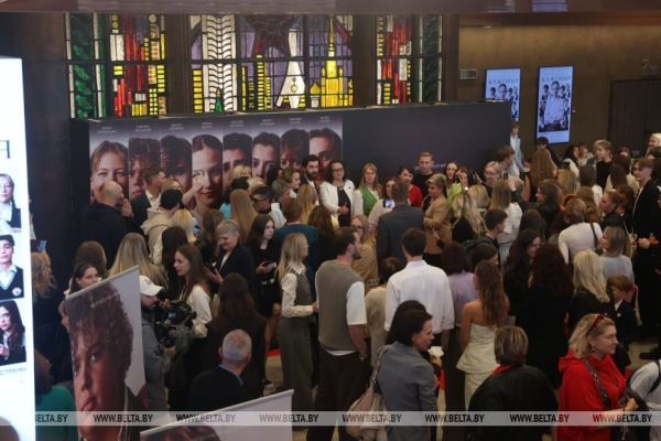 "В фильме учителя такие же, как в жизни - душевные и искренние". Зрители о премьере "Классной" 