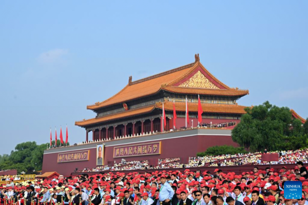 Лукашенко присутствовал на военном параде в Пекине 