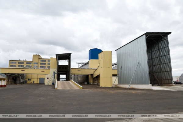 Мирный атом, переговоры в Кремле, инспекция на востоке и момент для Украины. Итоги недели Президента