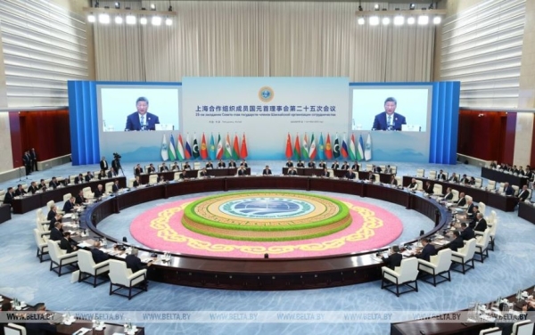 "Шанхайская семья", парад Победы и марафон встреч. Завершился многодневный визит Лукашенко в Китай