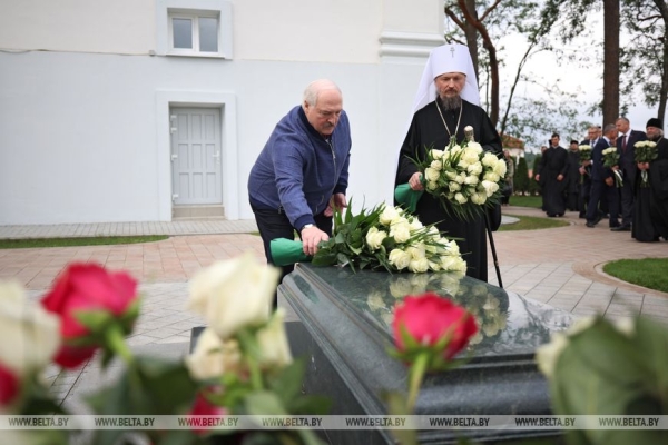 Лукашенко о религиозных центрах: надо понемножку помогать всем, чтобы сохранить мир и покой в Беларуси Лукашенко о религиозных центрах: надо понемножку помогать всем, чтобы сохранить мир и покой в Беларуси