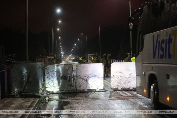 Даже небо слезы льет над глупостью польской власти. Шмидт о закрытии границы с Беларусью