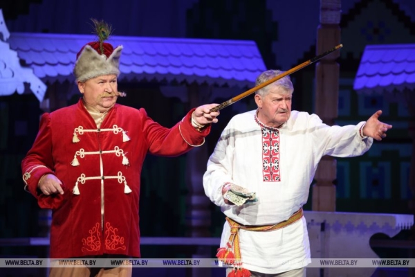 Легендарной "Несцеркой" открыли юбилейный 100-й сезон артисты Коласовского театра