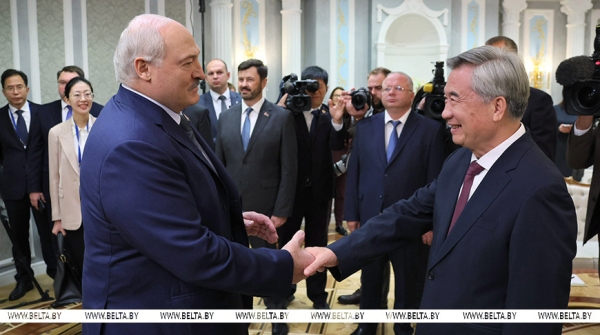 Мирный атом, переговоры в Кремле, инспекция на востоке и момент для Украины. Итоги недели Президента