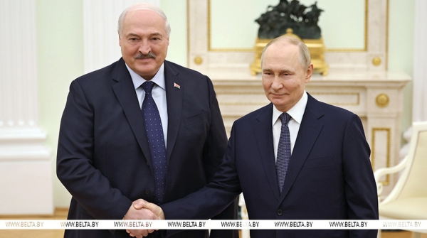 Мирный атом, переговоры в Кремле, инспекция на востоке и момент для Украины. Итоги недели Президента