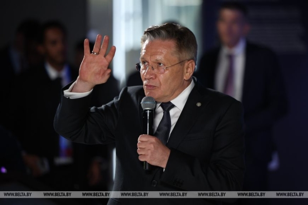 Мирный атом, переговоры в Кремле, инспекция на востоке и момент для Украины. Итоги недели Президента