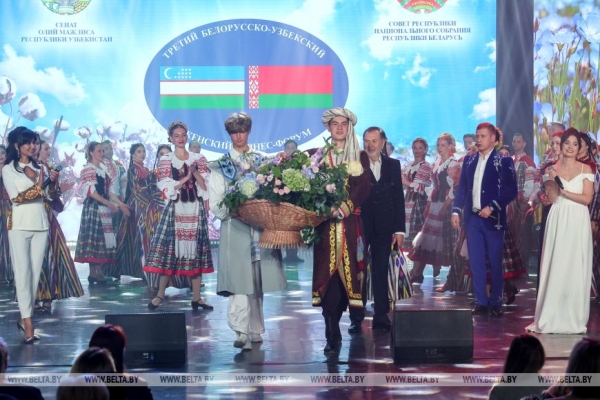 Концертную программу для участников белорусско-узбекского форума представили в Витебске