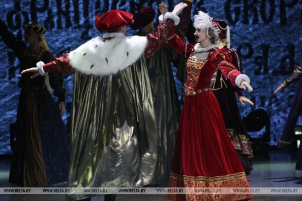 История белорусского государства в балетных номерах. Чем удивляли минчан накануне Дня народного единства