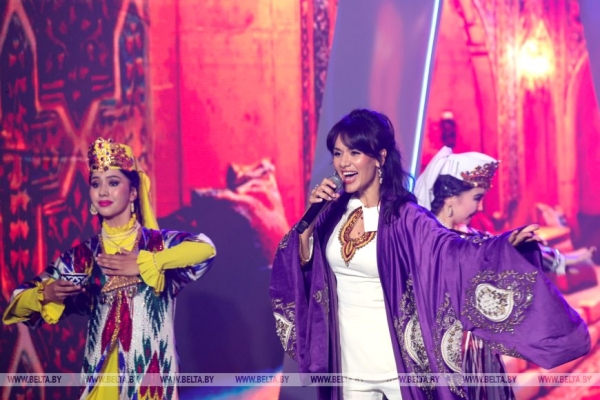 Концертную программу для участников белорусско-узбекского форума представили в Витебске