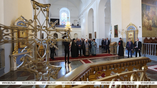 Лукашенко о религиозных центрах: надо понемножку помогать всем, чтобы сохранить мир и покой в Беларуси Лукашенко о религиозных центрах: надо понемножку помогать всем, чтобы сохранить мир и покой в Беларуси