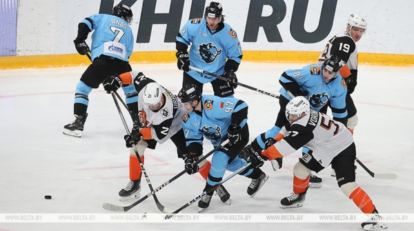 Минское "Динамо" крупно обыграло "Амур", Мороз оформил дубль