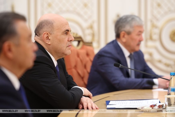 Лукашенко: Беларусь видит в СНГ и ЕАЭС серьезных участников создания справедливого многополярного мироустройства Лукашенко: Беларусь видит в СНГ и ЕАЭС серьезных участников создания справедливого многополярного мироустройства