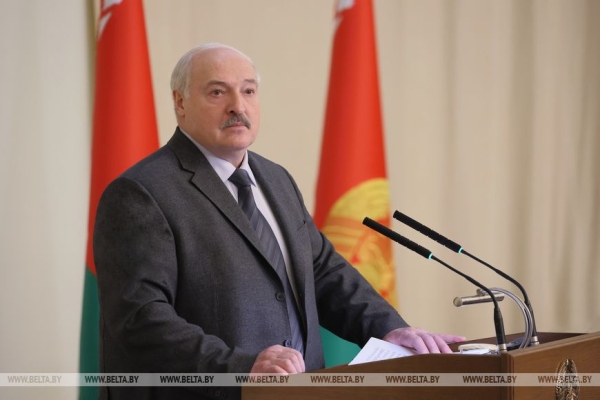 Лукашенко: моя цель, как и раньше, - сохранить деревню. Не будет деревни - не будет государства