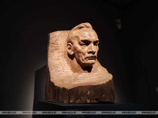 "Его работы - часть культурного кода белорусов". В Минске представили выставку скульптур Андрея Бембеля