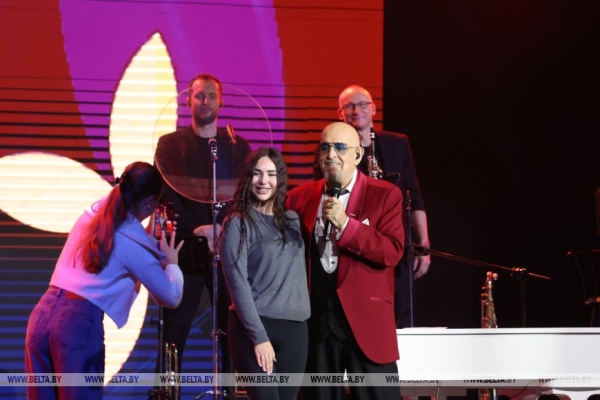 Шуфутинский о "Душевном фестивале": огромное счастье - быть здесь вместе с вами Шуфутинский о "Душевном фестивале": огромное счастье - быть здесь вместе с вами