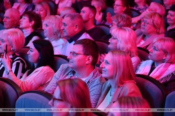 Первый день - для ценителей шансона. В Могилеве стартовал фестиваль "Золотой шлягер"