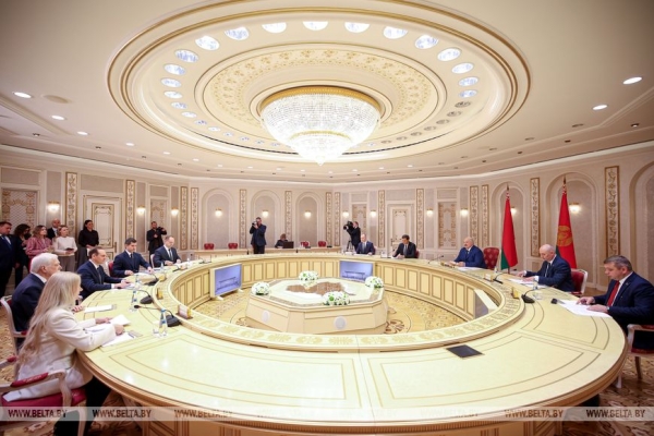 Лукашенко предложил российским кинематографистам совместно снять фильм про Ли Харви Освальда