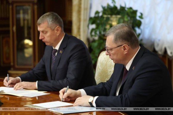 Глобальная обстановка в мире и отношения с США стали темами совещания у Лукашенко Глобальная обстановка в мире и отношения с США стали темами совещания у Лукашенко