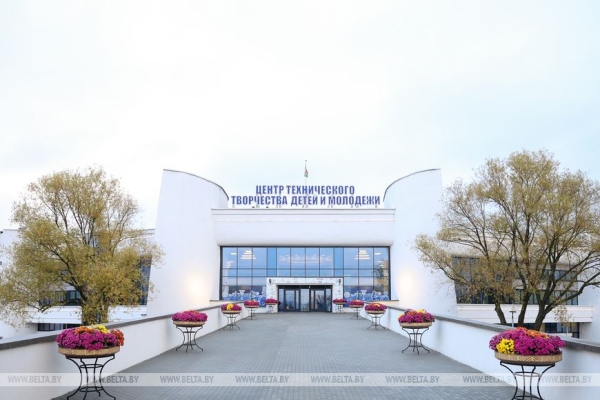 "Добрый день, Кулибины!" Лукашенко пообщался с юными техниками и изобретателями, оценил их разработки