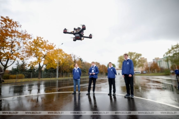 "Добрый день, Кулибины!" Лукашенко пообщался с юными техниками и изобретателями, оценил их разработки