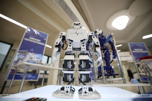 "Добрый день, Кулибины!" Лукашенко пообщался с юными техниками и изобретателями, оценил их разработки