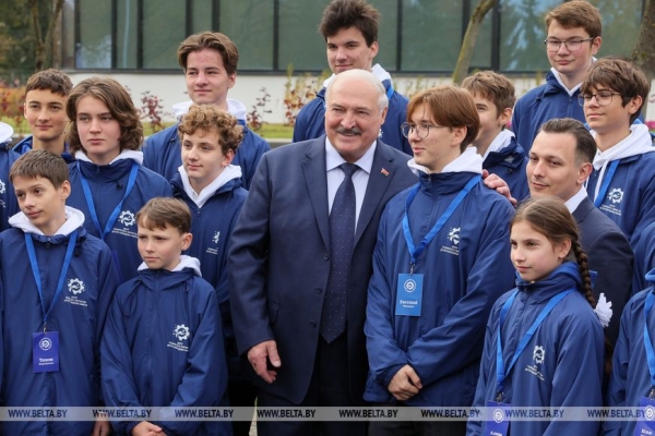 "Добрый день, Кулибины!" Лукашенко пообщался с юными техниками и изобретателями, оценил их разработки