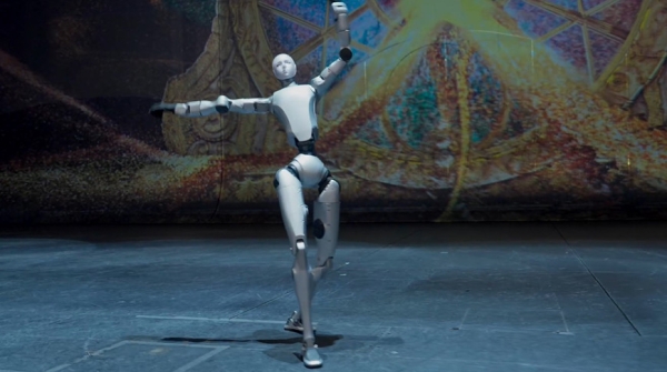 В Китае представили робота с человеческим лицом, который может быть моделью или балериной