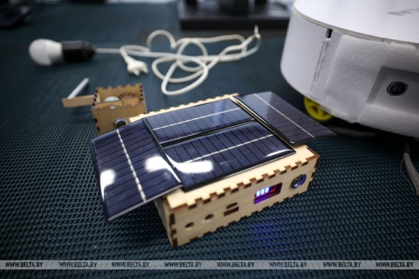 "Добрый день, Кулибины!" Лукашенко пообщался с юными техниками и изобретателями, оценил их разработки