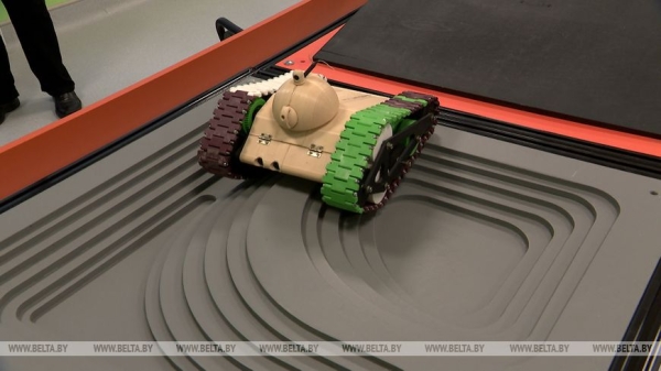 "Добрый день, Кулибины!" Лукашенко пообщался с юными техниками и изобретателями, оценил их разработки