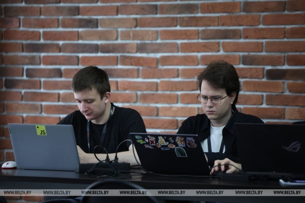 В Беларуси создадут приложение для определения здоровья по фото? ПВТ проводит хакатон среди вузов