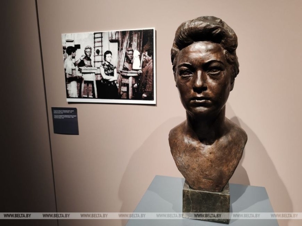 "Его работы - часть культурного кода белорусов". В Минске представили выставку скульптур Андрея Бембеля