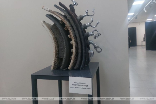 Огонь, что дарит жизнь. Выставка скульптур открылась в галерее Савицкого 