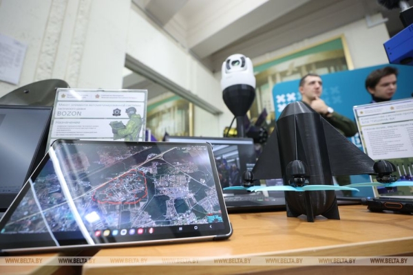 Дроны и цифровые двойники: выставка в области ИИ и робототехники проходит в Минске