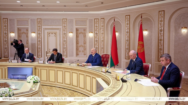 Лукашенко предложил российским кинематографистам совместно снять фильм про Ли Харви Освальда